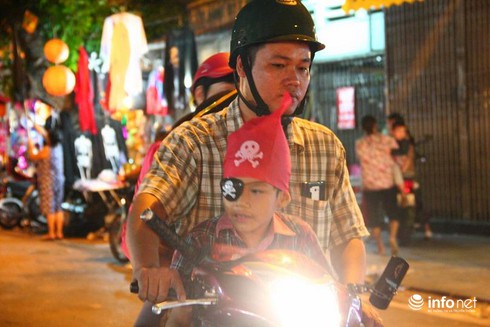 Trẻ em Hà Nội thích thú chào đón lễ hội Halloween - ảnh 6