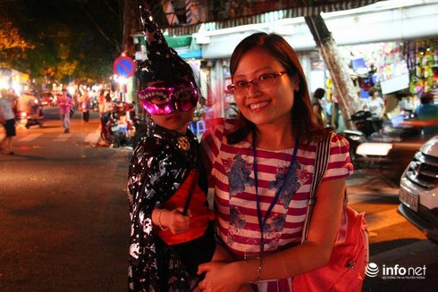 Trẻ em Hà Nội thích thú chào đón lễ hội Halloween - ảnh 7
