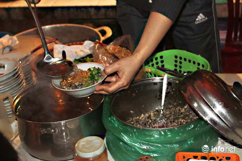 Bánh đúc nóng Hà Nội ấm lòng ngày trở rét - ảnh 3