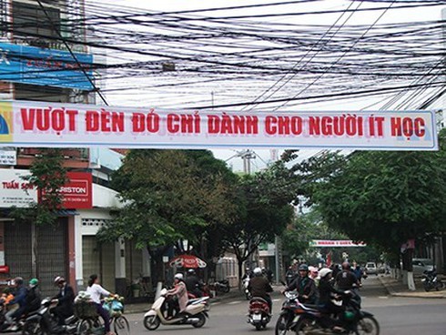Ý kiến trái chiều về băng rôn