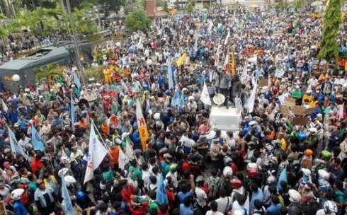 Hơn 2 triệu công nhân Indonesia đình công - ảnh 1