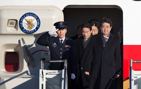 Báo chí Trung Quốc giận dữ vì Thủ tướng Nhật thăm Mỹ - ảnh 1