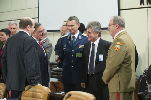 Mặc Nga phản đối, Mỹ vẫn đưa tên lửa tới Romania - ảnh 1