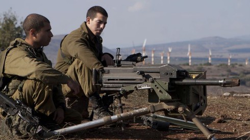 Israel bắn tên lửa vào quân Syria - ảnh 1