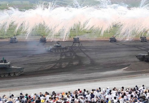 Ngắm dàn vũ khí Nhật Bản phô diễn dưới chân núi Phú Sĩ - ảnh 8