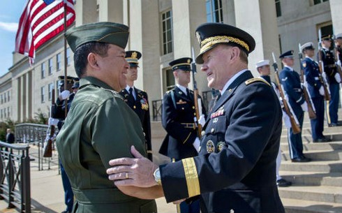 Mỹ - Philippines lập kế hoạch bảo vệ tự do hàng hải ở Biển Đông - ảnh 1