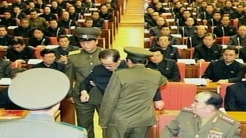 Xử tử Jang Song-thaek, Kim Jong-un muốn nói gì? - ảnh 1