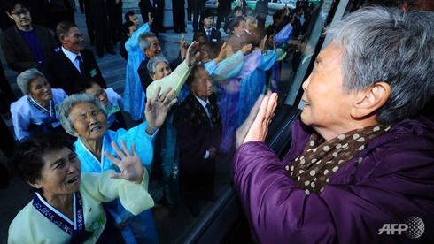 Triều Tiên bất ngờ đề xuất đoàn tụ gia đình - ảnh 1