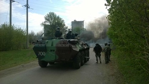 Giao tranh nổ ra ở miền đông Ukraine - ảnh 1