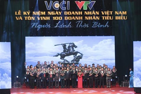 Eurowindow, Doanh nhân, cúp Thánh Gióng, VCCI, trao tặng