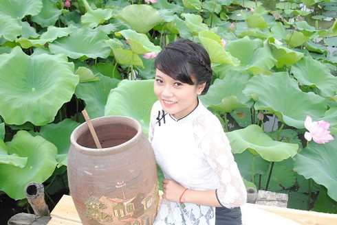 Ngắm thiếu nữ Hà thành khoe sắc bên hoa sen - ảnh 5