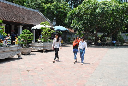 Chùm ảnh sĩ tử kéo nhau lên Văn Miếu cầu may - ảnh 12