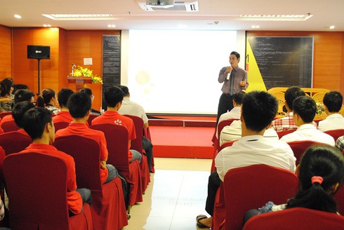 Lập trình viên: Lối rẽ ngoài con đường ĐH - ảnh 1