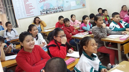 Đỏ mặt khi học về giới tính, nhận quần lót từ giáo viên - ảnh 1