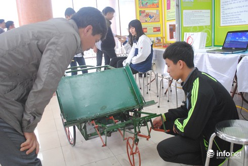 Nhiều vật dụng sáng tạo độc đáo từ các “kỹ sư nhí” - ảnh 10