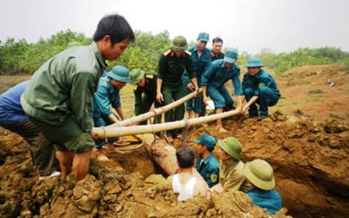 Thanh Hóa: Phát hiện 74 quả bom, mìn trong vườn nhà dân - ảnh 2