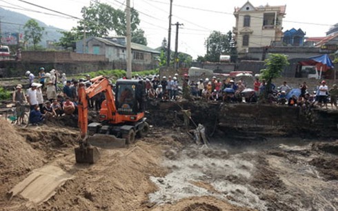 Phát hiện 30 quan tài kèm vàng, bạc dưới móng nhà - ảnh 1