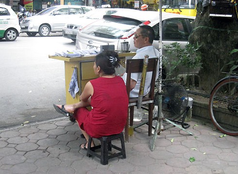 Xót lòng người dân phải mưu sinh dưới nắng nóng - ảnh 4