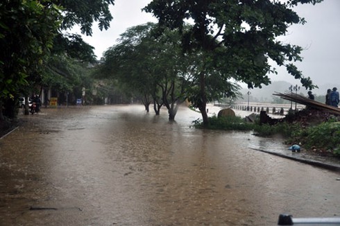 Mưa lũ phía Bắc: Người chết, đường bị cô lập - ảnh 8