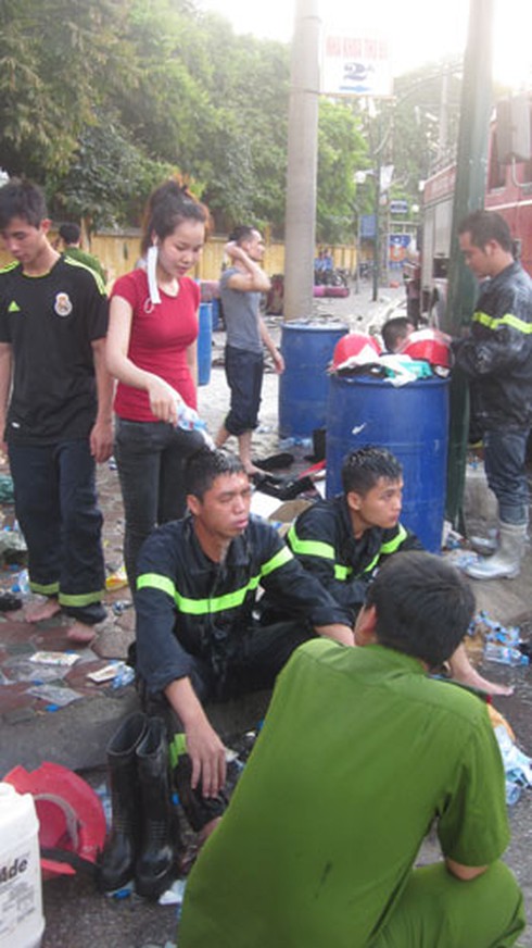 Cháy trạm xăng: 350 chiến sĩ chiến đấu với giặc lửa như thế nào? - ảnh 12