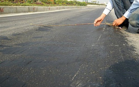 Mới thông xe, mặt cầu nghìn tỷ đã như ‘luống khoai’ - ảnh 2