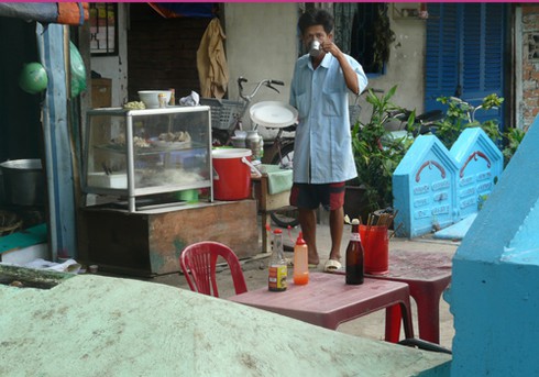 TP.HCM: Rờn rợn cảnh sống với... người chết - ảnh 15