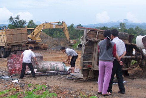 Lật xe công nông, một học sinh bị đè chết - ảnh 1