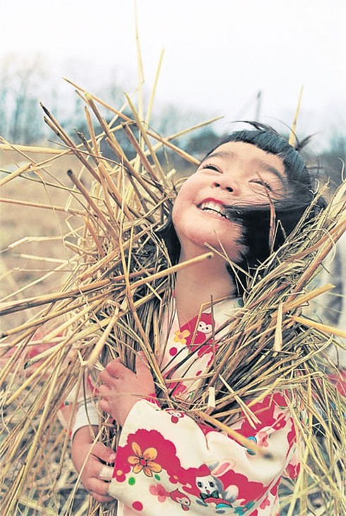 Cô bé má hồng phúng phính nổi tiếng khắp thế giới - ảnh 9