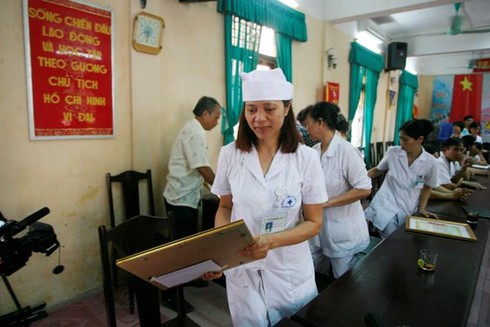 Vụ nhân bản kết quả xét nghiệm: Chị Nguyệt nhận giấy khen - ảnh 1