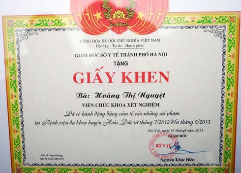 Vụ nhân bản kết quả xét nghiệm: Chị Nguyệt nhận giấy khen - ảnh 4
