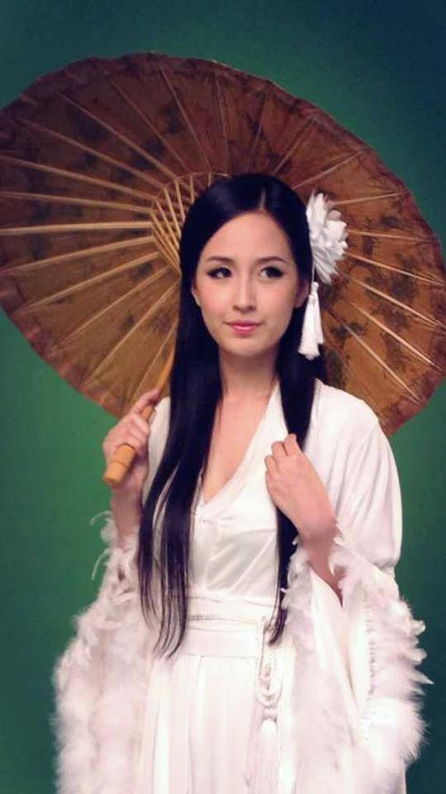 Mai Phương Thúy làm tiểu long nữ, Thanh Hằng tậu biệt thự - ảnh 1
