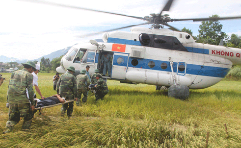 Diễn tập ứng phó động đất: Quần chúng đóng... như thật! - ảnh 11