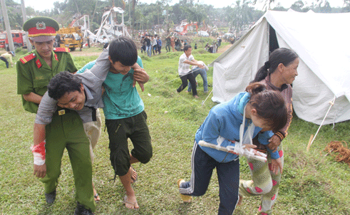Diễn tập ứng phó động đất: Quần chúng đóng... như thật! - ảnh 12