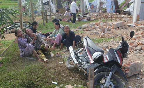 Diễn tập ứng phó động đất: Quần chúng đóng... như thật! - ảnh 7