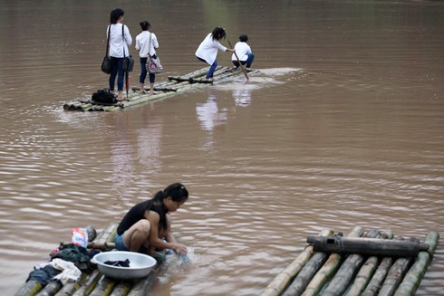 Nơi học trò vượt sông Kỳ Cùng hung dữ đi học - ảnh 6