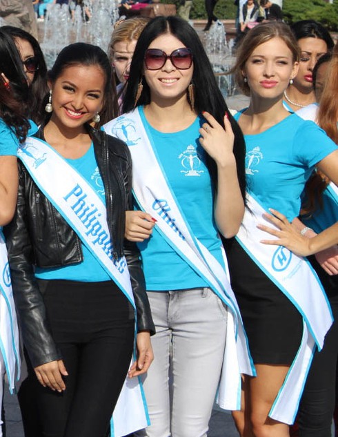 Ngắm Hoa hậu Siêu quốc gia 2013 - ảnh 6