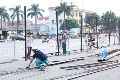 Sơ tán khẩn cấp các hộ dân gần TTTM Hải Dương - ảnh 5