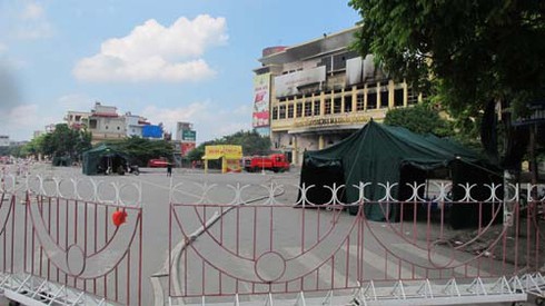 Sơ tán khẩn cấp các hộ dân gần TTTM Hải Dương - ảnh 8