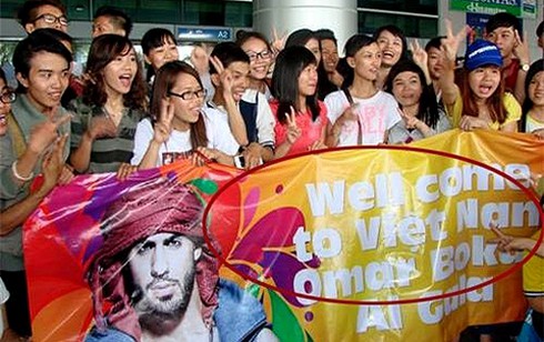 Cuồng trai đẹp lẫn người không chân tay: Chuyện gì đang xảy ra? - ảnh 1