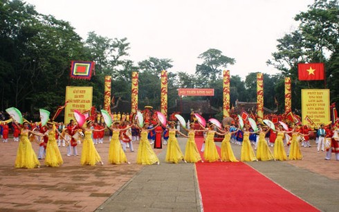 Lễ hội Lam Kinh 2013: Đón nhận bằng di tích đặc biệt - ảnh 3