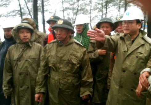 Bão số 10 vào Miền Trung: Những thiệt hại ban đầu - ảnh 1