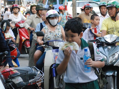 Nhật ký những ngày kinh hoàng chở con đi học thêm - ảnh 2