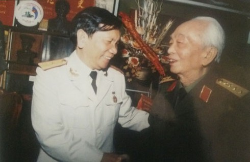 “Bức ảnh Đại tướng Võ Nguyên Giáp ký tặng là bảo bối của tôi” - ảnh 2