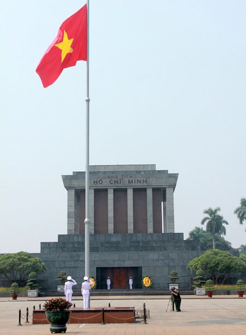 Hạ cờ rủ Quốc tang Đại tướng trên Quảng trường Ba Đình - ảnh 6