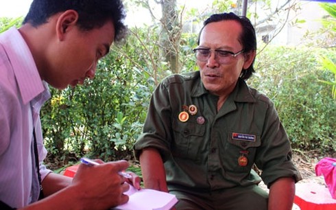 Hậu duệ Vua Minh Mạng thắp hương Đại tướng - ảnh 3