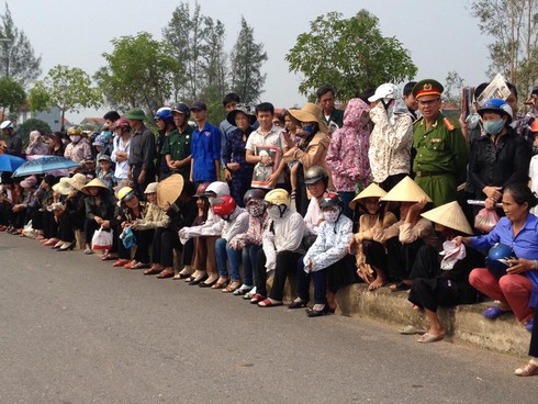 Quảng Bình: Nhiều đoàn xe các tỉnh đang chờ Đại tướng trở về - ảnh 1