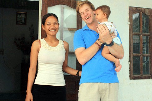 Chàng trai Tây quyết đóng khố xin ở rể Tây Nguyên - ảnh 1