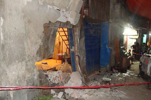 Tàu hỏa tông taxi, 9 người thương vong - ảnh 2