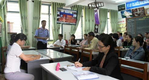 Thêm một hiệu trưởng bị điều chuyển công việc - ảnh 1