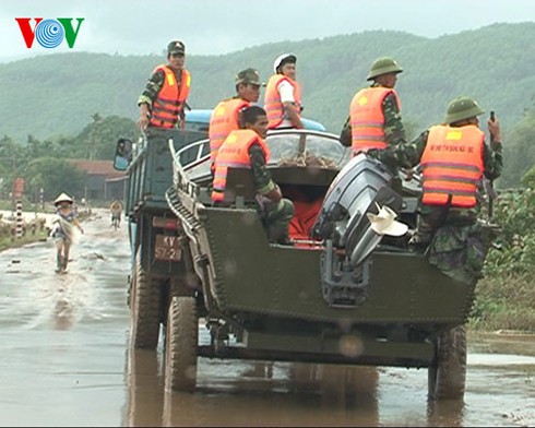 Tận mắt thấy rốn lũ: Chỉ còn lại bùn và rác - ảnh 14